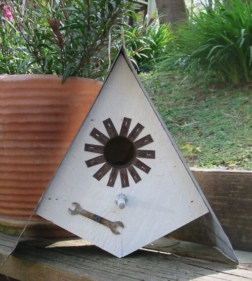 A-Frame Vintage Spark Plug Birdhouse -Pet Supplies Store JVS WH AFRME